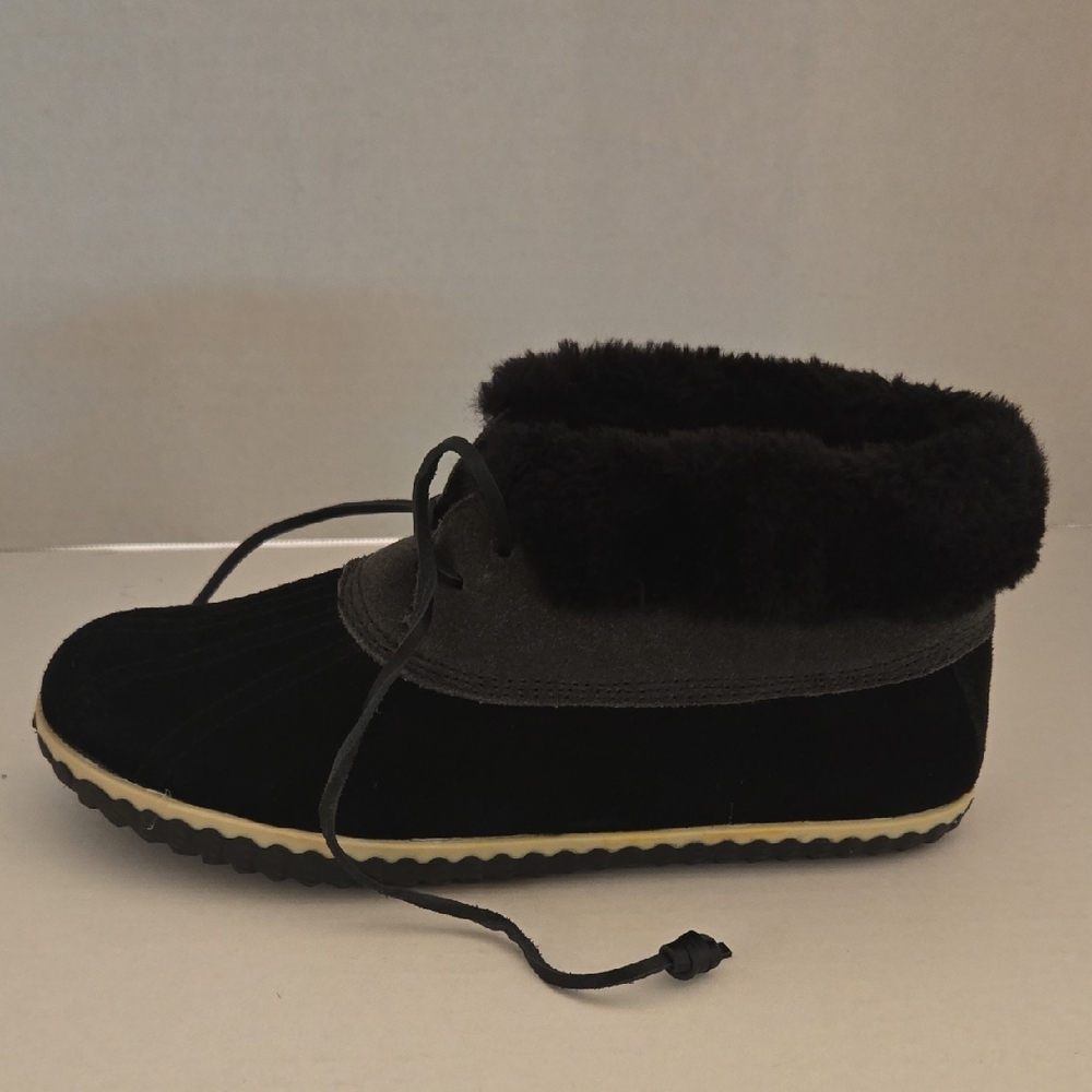 SPERRY Black Suede Fur Lined Boots
